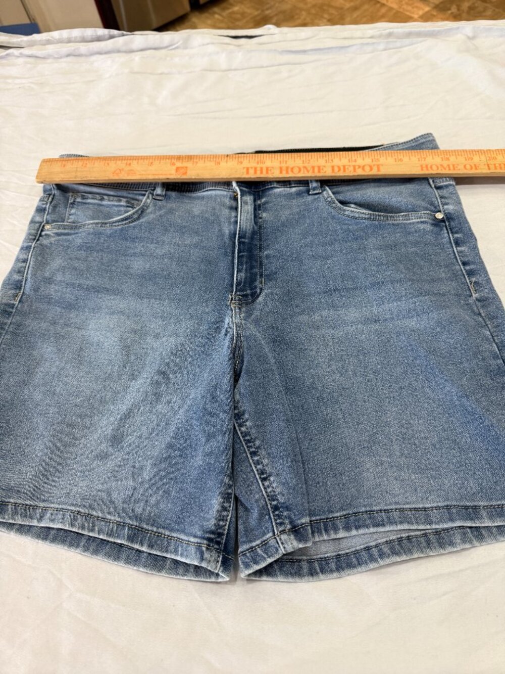 Angels Forever Young Everlux Sculpt Denim Shorts Size 16 - Picture 8 of 12